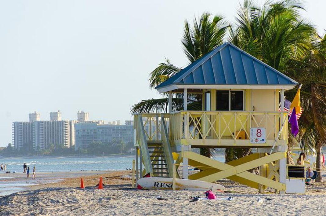 Discover the Elite World of Key Biscayne Yacht Club