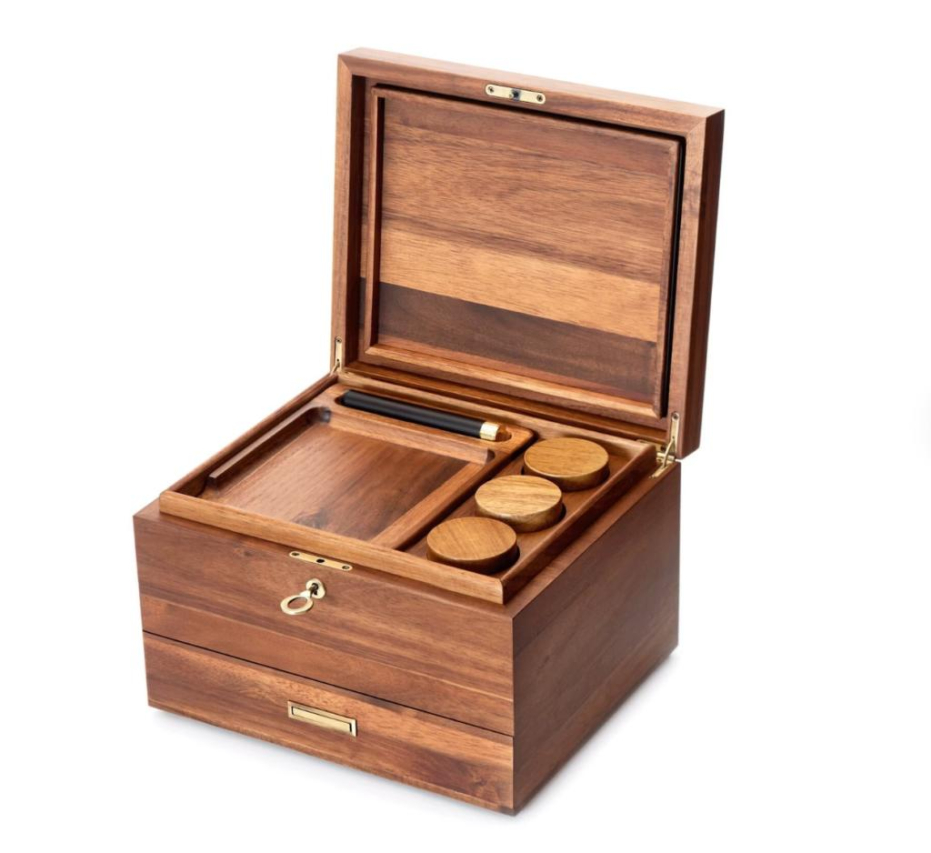 The Rise of Cannamoms: Navigating Motherhood and Cannabis Use