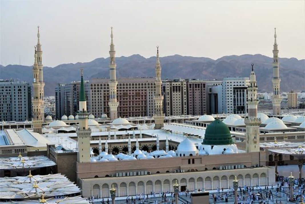 Uncovering the History of Makki Masjid