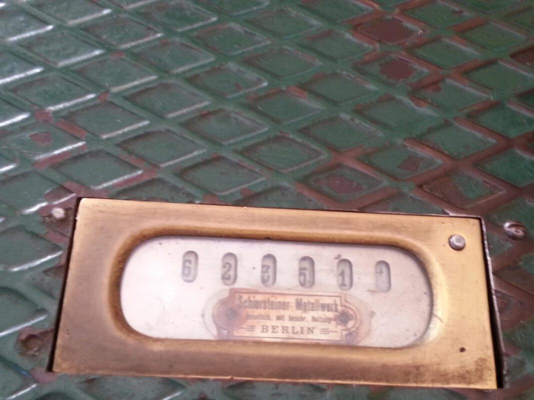 Uncover the Fascinating History of the 100 INR Coin