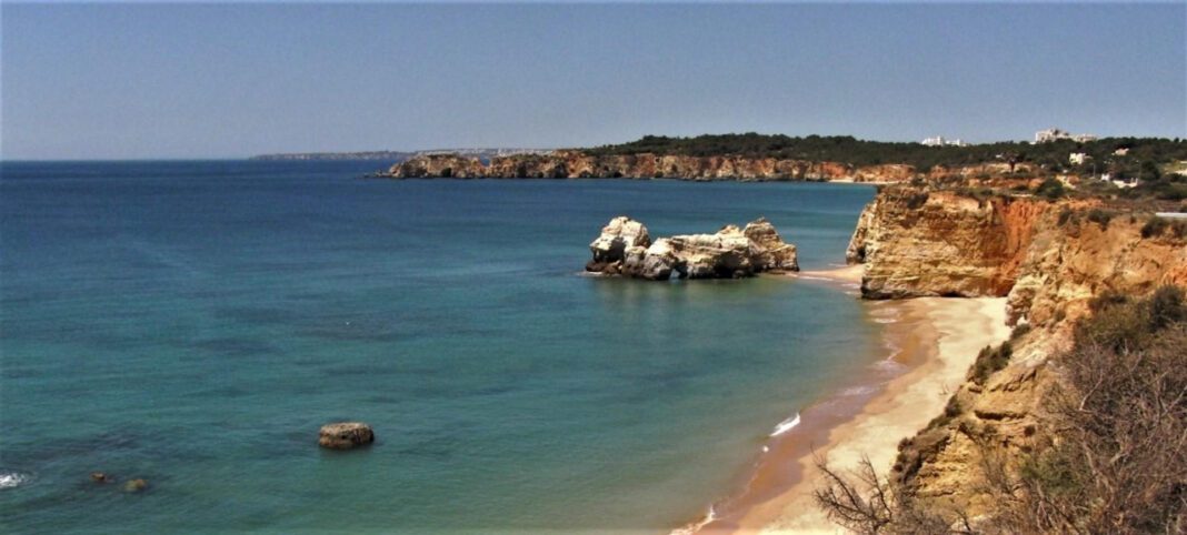 Exploring the Enchanting Sand Cave: An Unforgettable Adventure