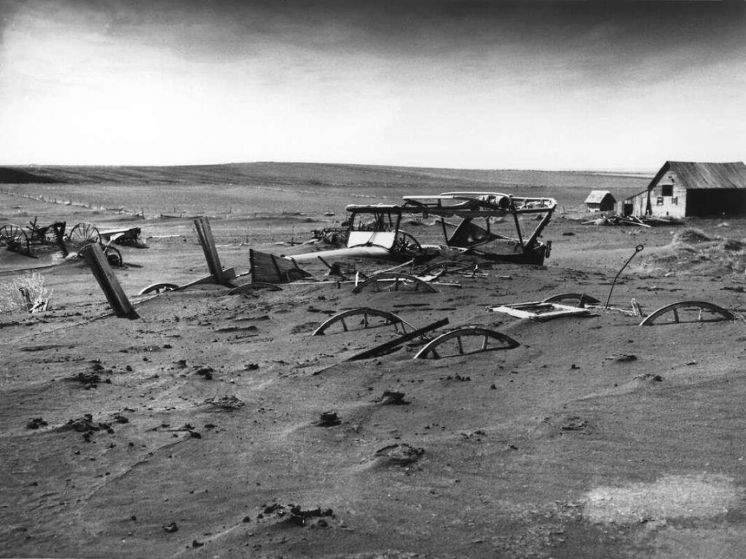Dustbowl Photographs: Capturing the Hardship of the 1930s