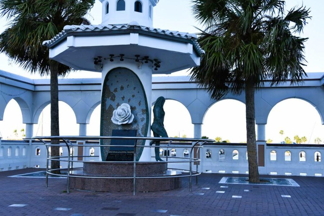 The Tragic End of Selena Quintanilla: Killed by a Fan