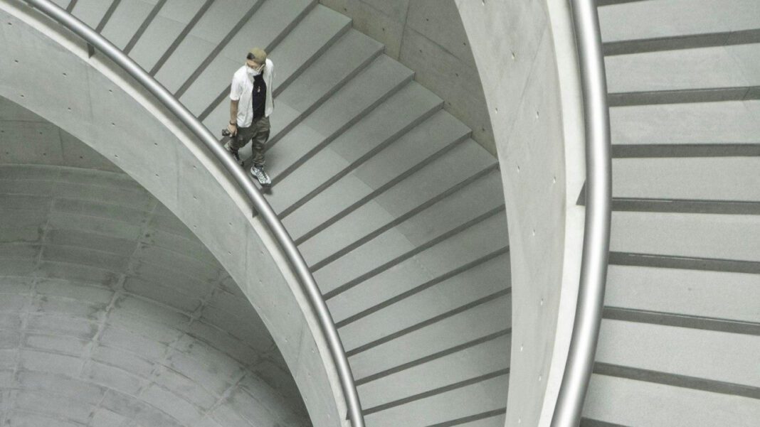 Top Guide: Effortlessly Hem Your Dress for a Perfect Fit