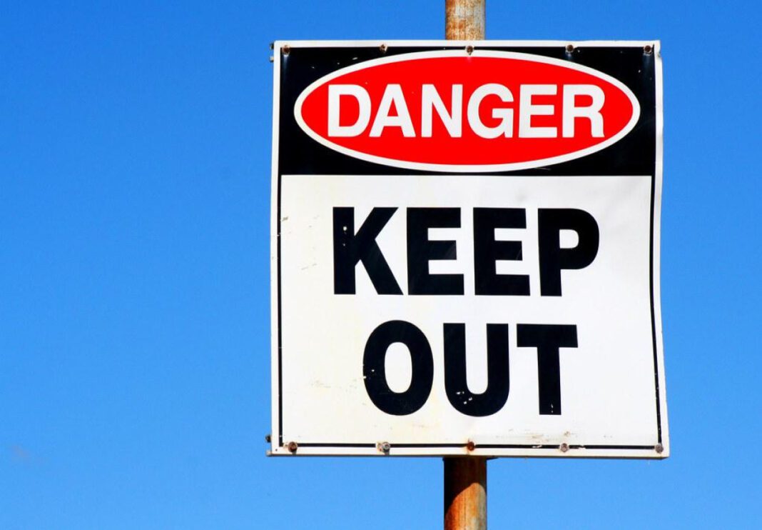 10 Clear Signs He Doesn’t Love You