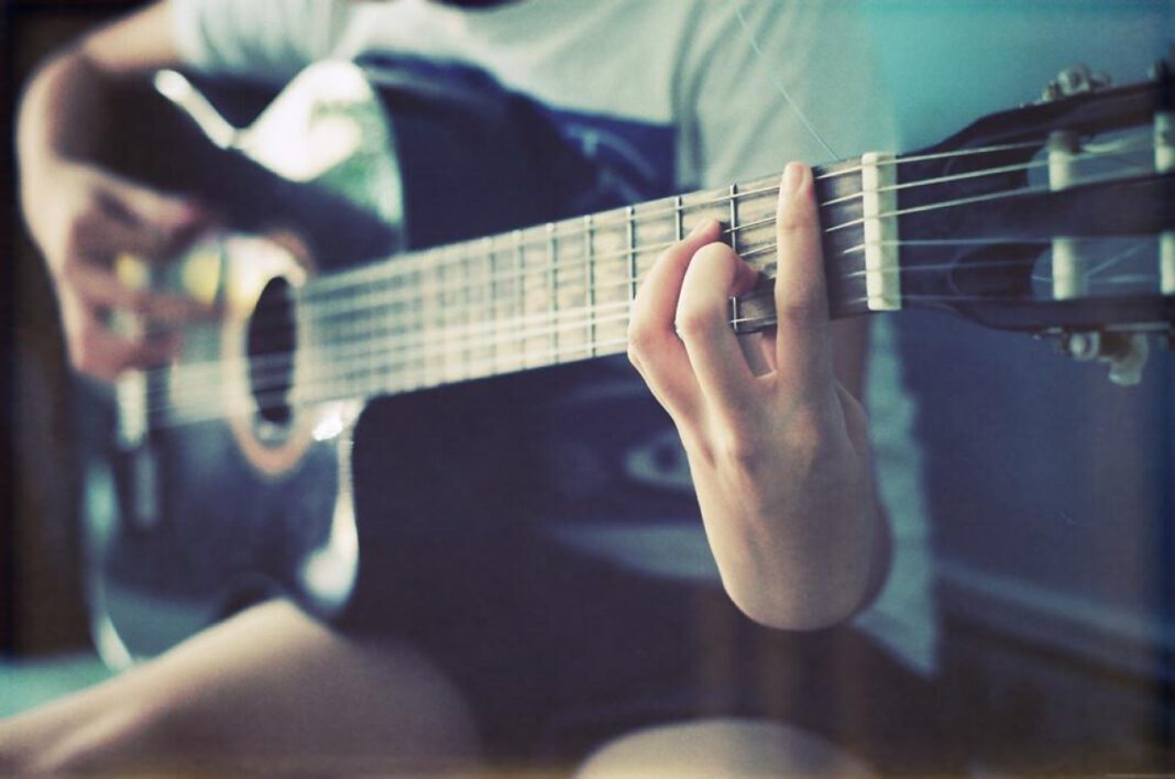 Uncovering the Meaning Behind ‘Hey There Delilah’ Lyrics by Plain White T’s