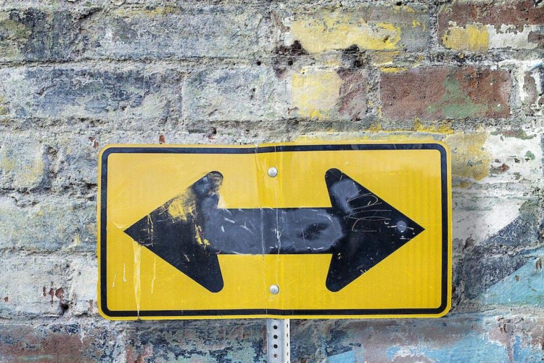 10 Signs He’s No Longer Interested In a Relationship
