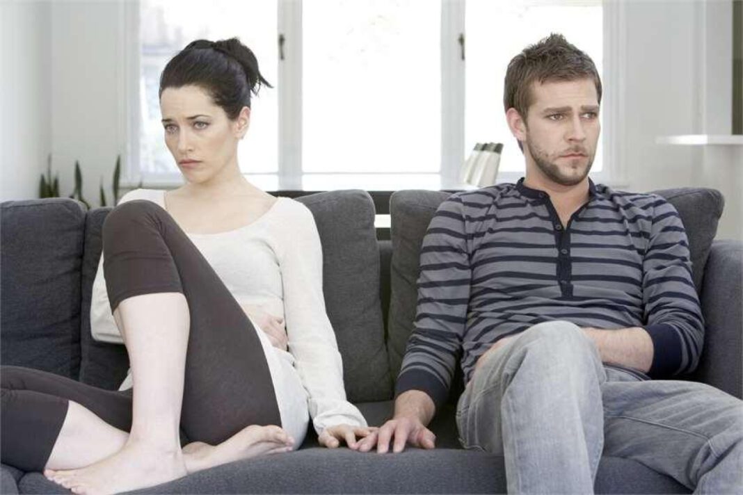 Emotionally Detaching from Boyfriend: Expert Advice