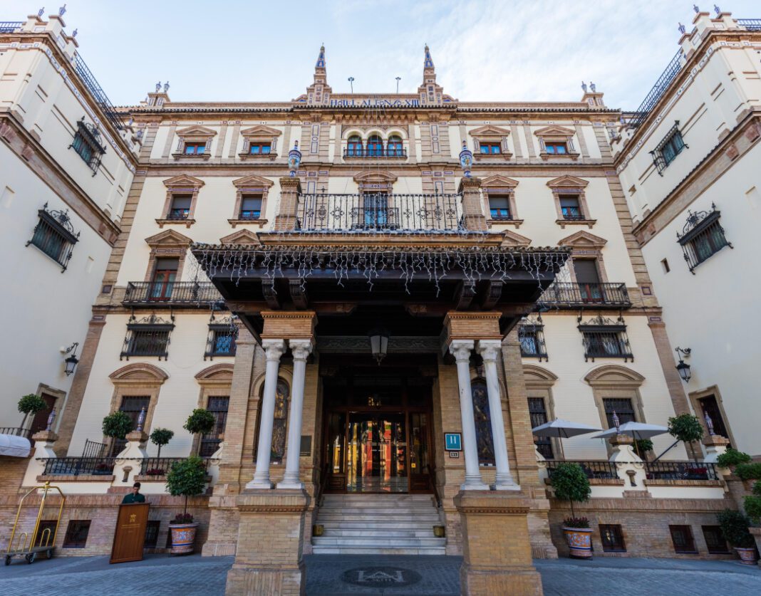 Discover Which Hotels Accept Cash Payments