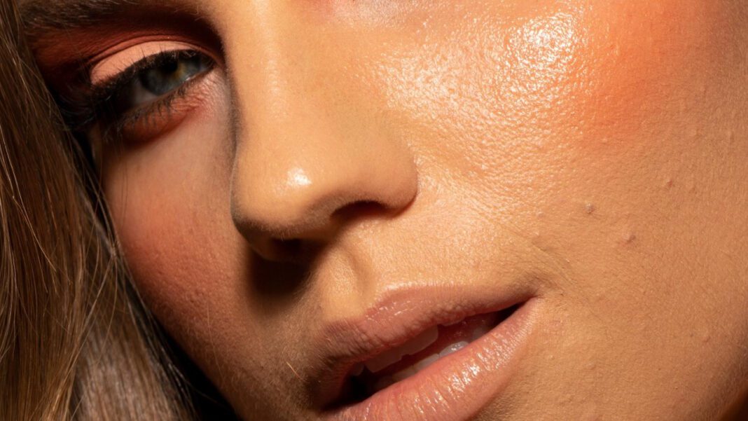 Should You Apply Eyeliner or Eyeshadow First? Expert Advice