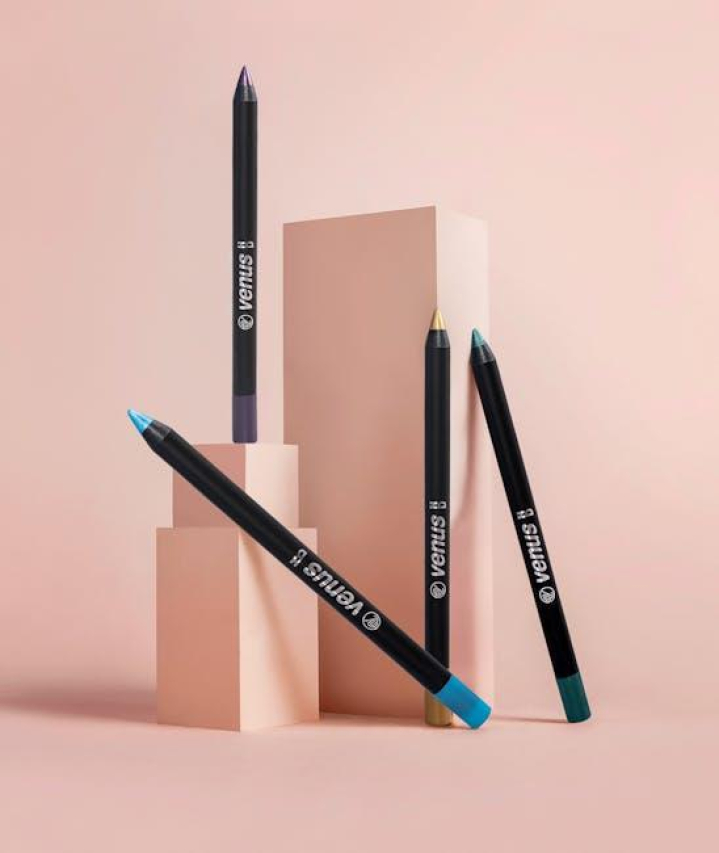 Step-by-Step Guide to Creating Your Own Eyeliner at Home