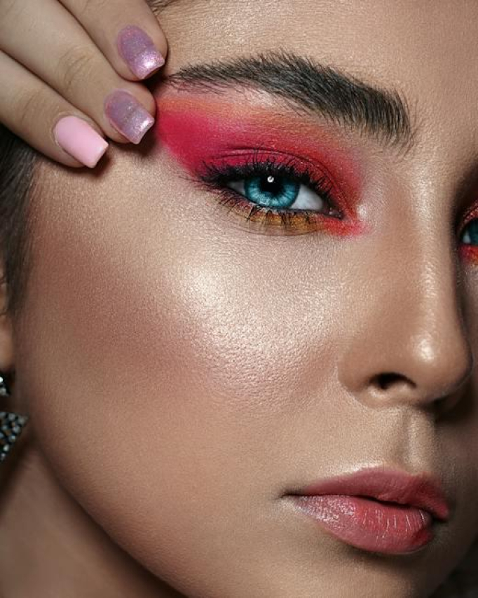 Using Eyeshadow as Highlighter: A Comprehensive Guide