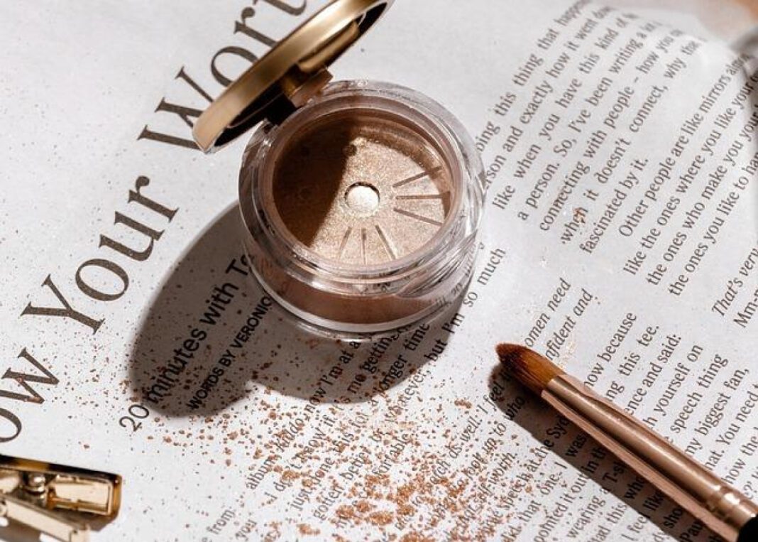 Mastering the art of applying eyeliner in the waterline